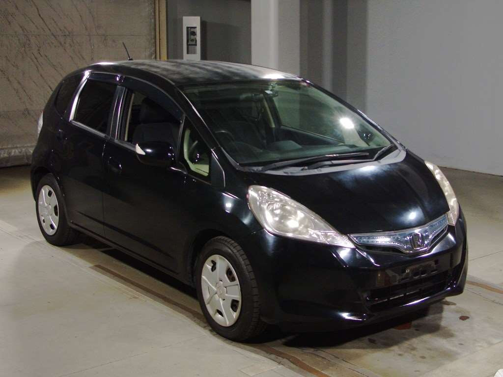 2012 Honda Fit Hybrid GP1[2]