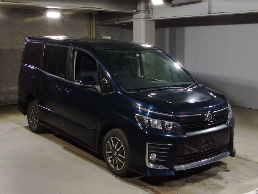 2014 Toyota Voxy ZRR85W[2]