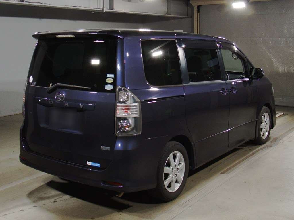 2008 Toyota Voxy ZRR70W[1]