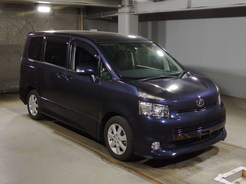 2008 Toyota Voxy ZRR70W[2]