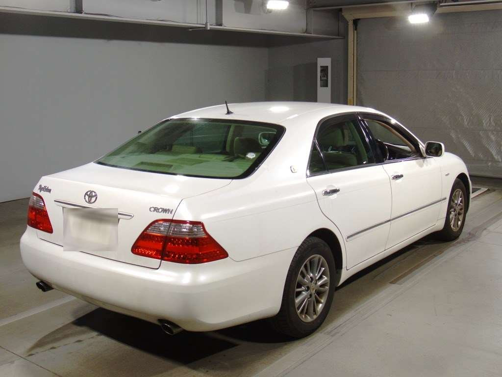 2006 Toyota Crown GRS180[1]