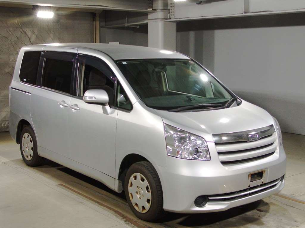 2008 Toyota Noah ZRR70G[2]