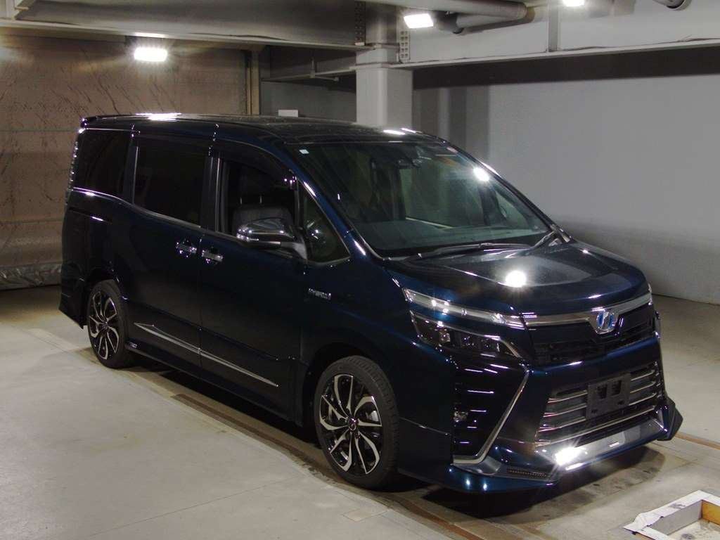 2018 Toyota Voxy ZWR80W[2]