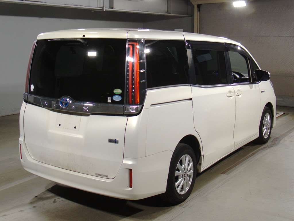 2017 Toyota Noah ZWR80G[1]