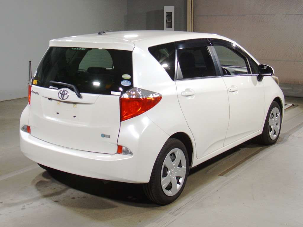 2012 Toyota Ractis NSP120[1]