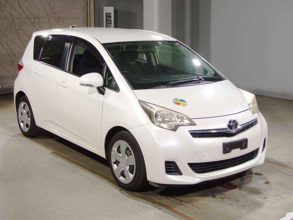 2012 Toyota Ractis NSP120[2]