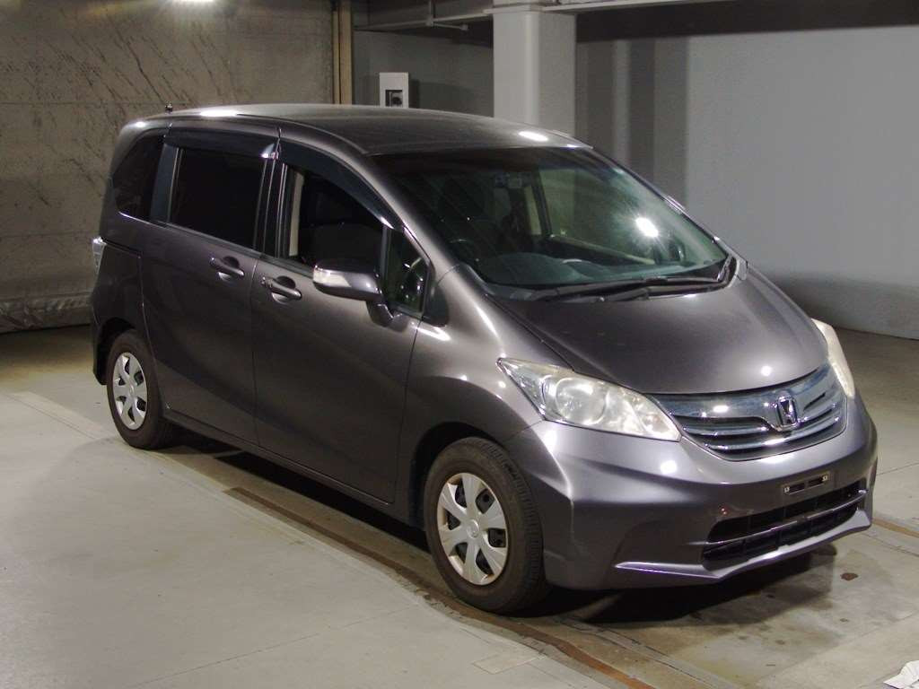 2013 Honda Freed GB3[2]