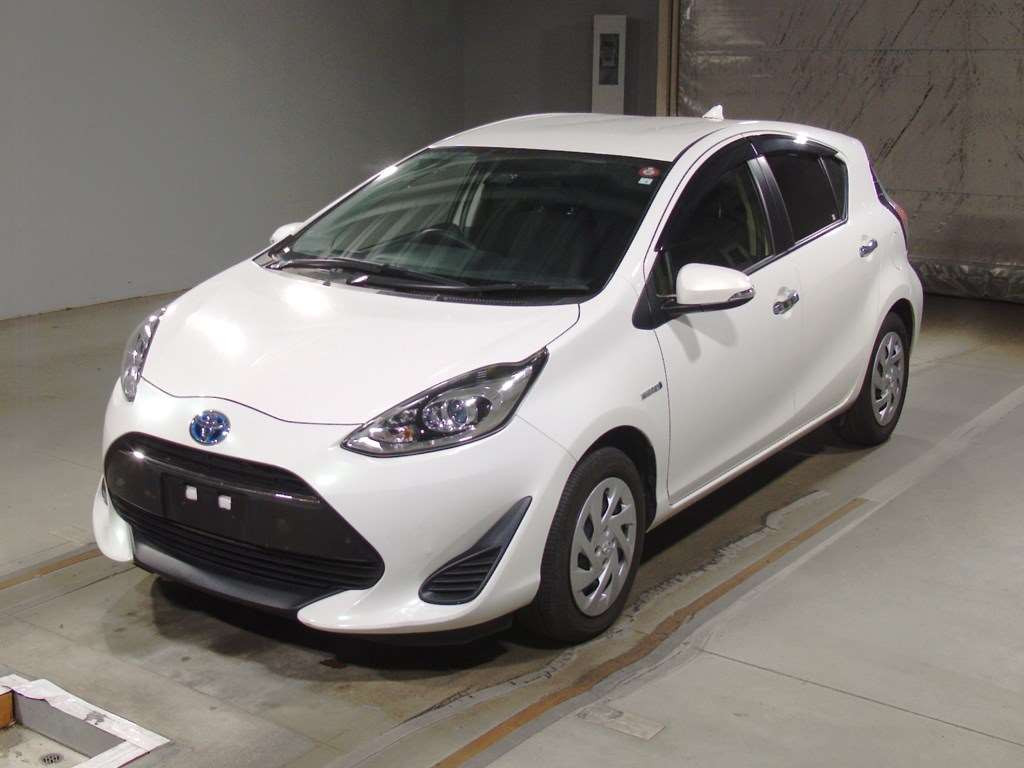 2018 Toyota Aqua NHP10[0]