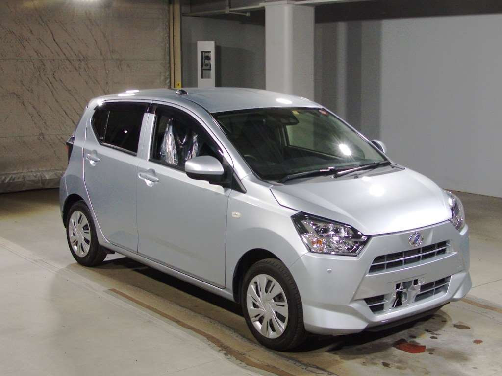 2021 Daihatsu Mira es LA350S[2]