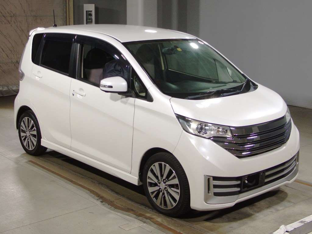 2013 Nissan DAYZ B21W[2]