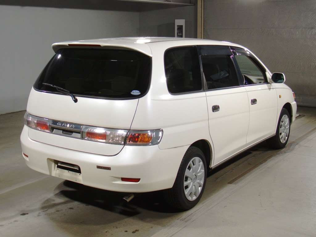 2001 Toyota Gaia ACM10G[1]