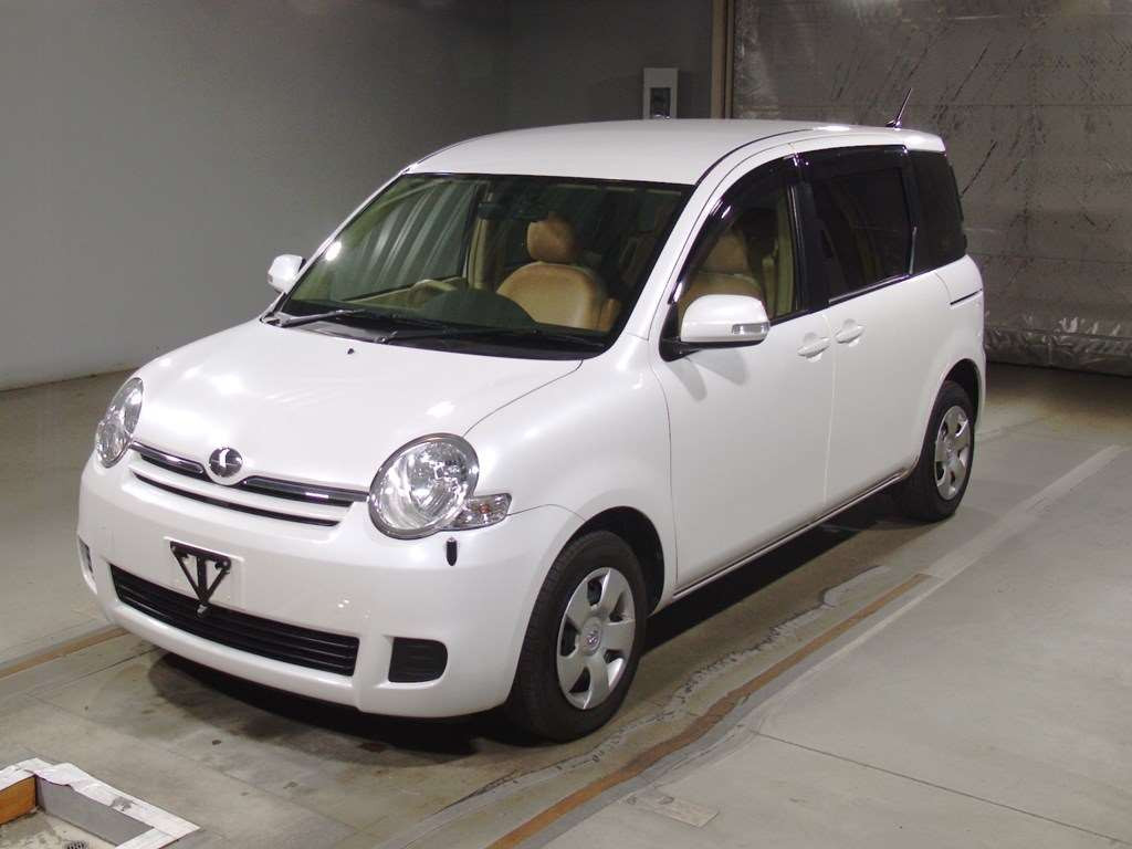 2011 Toyota Sienta NCP81G[0]