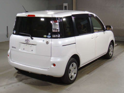 2011 Toyota Sienta