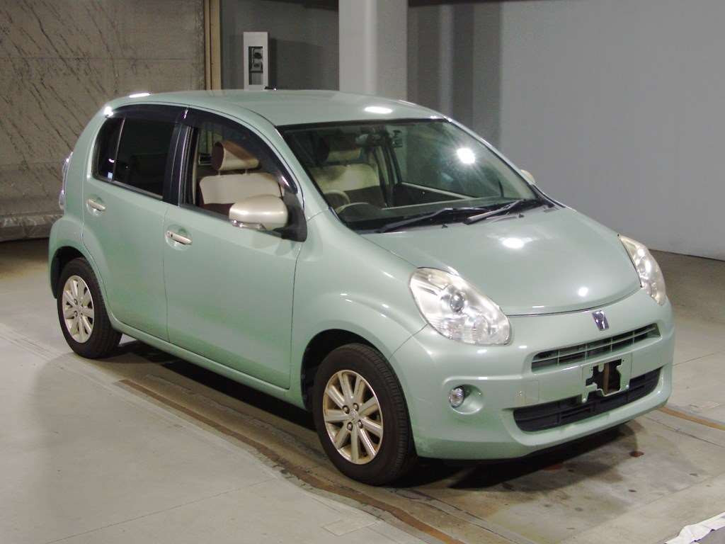 2010 Toyota Passo NGC30[2]