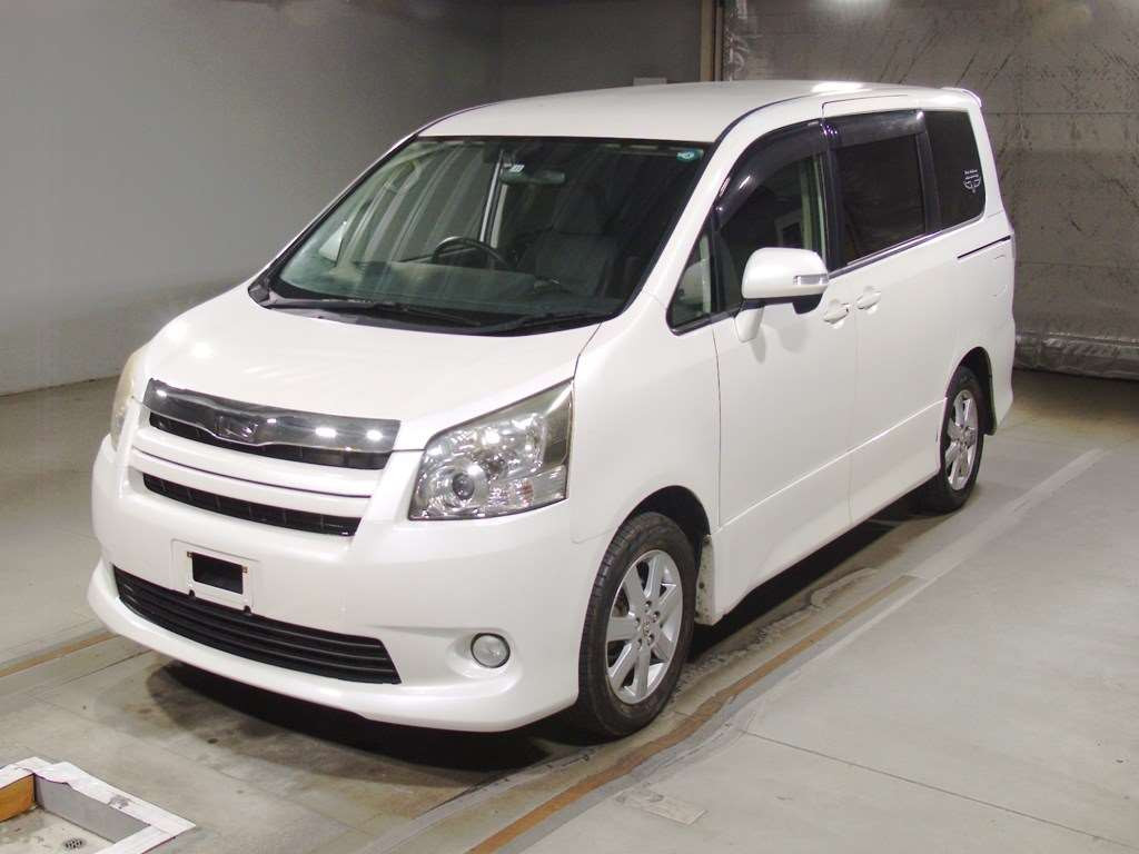 2009 Toyota Noah ZRR70W[0]