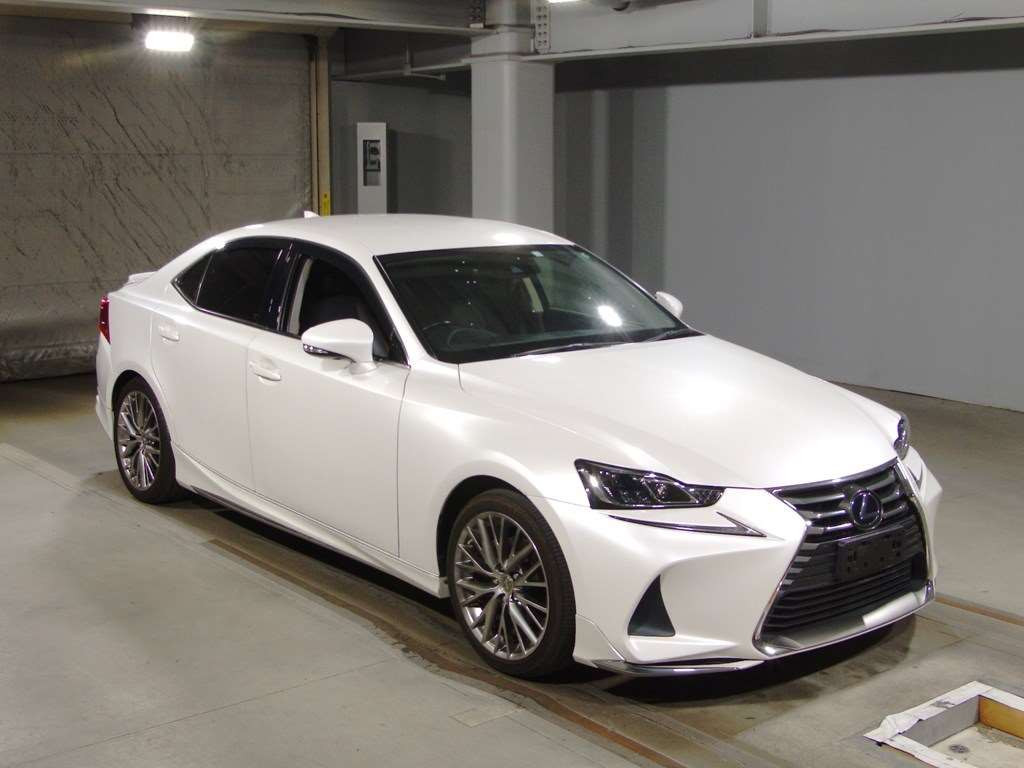 2017 Lexus IS AVE30[2]