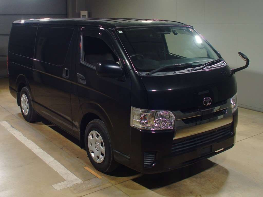 2020 Toyota Regiusace Van GDH201V[2]