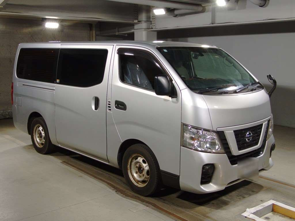 2018 Nissan NV350 CARAVAN VAN VR2E26[2]