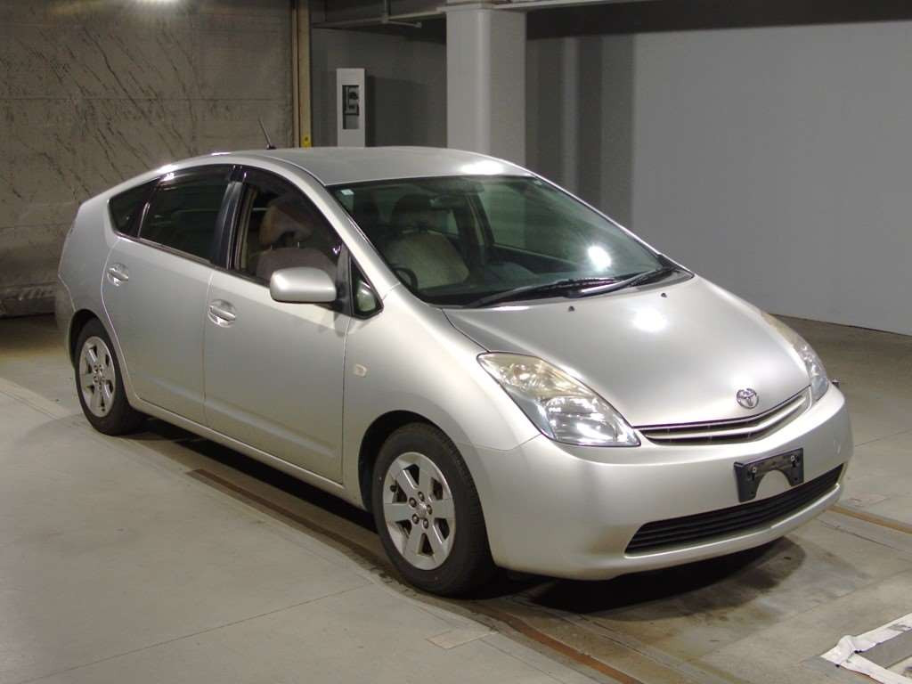 2005 Toyota Prius NHW20[2]