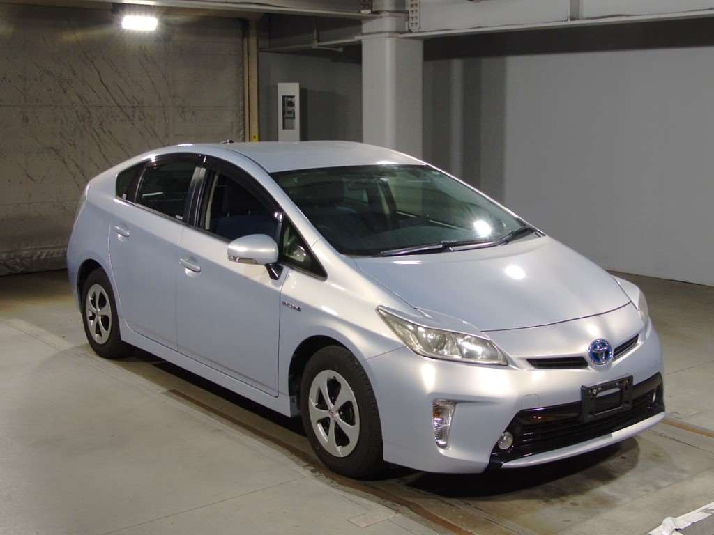 2012 Toyota Prius ZVW30[2]