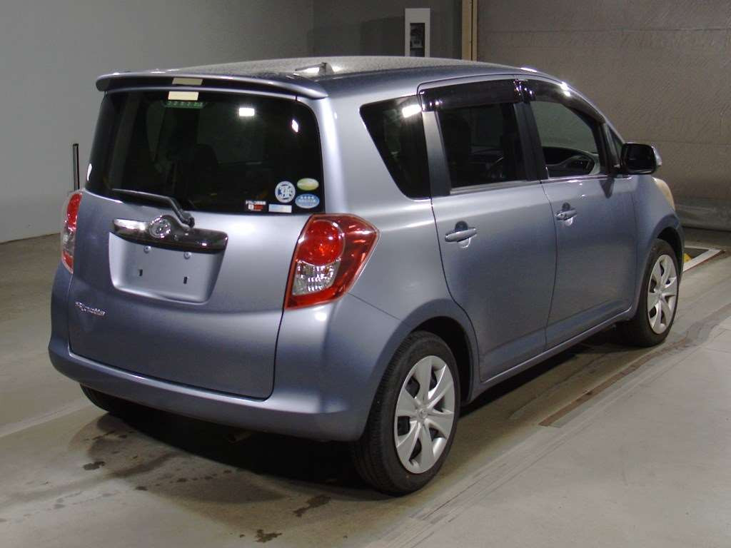 2010 Toyota Ractis NCP100[1]