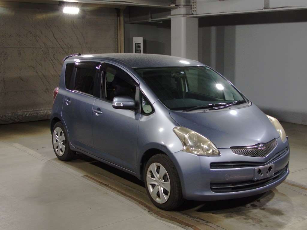 2010 Toyota Ractis NCP100[2]