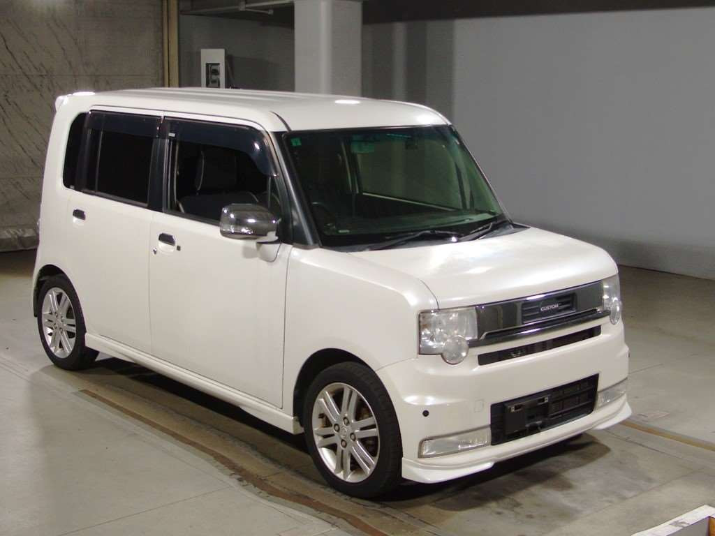 2012 Toyota Pixis Space L575A[2]