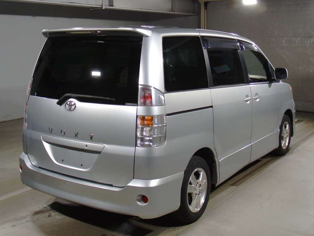 2002 Toyota Voxy AZR60G[1]