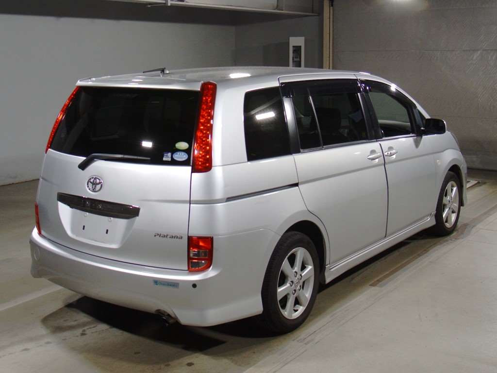 2005 Toyota Isis ANM10W[1]