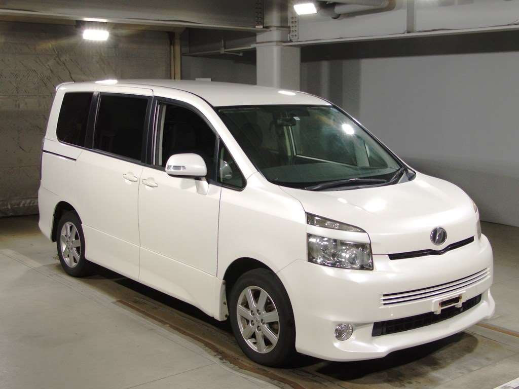 2007 Toyota Voxy ZRR70W[2]