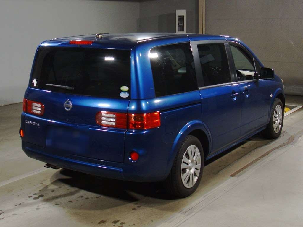 2011 Nissan Lafesta B30[1]