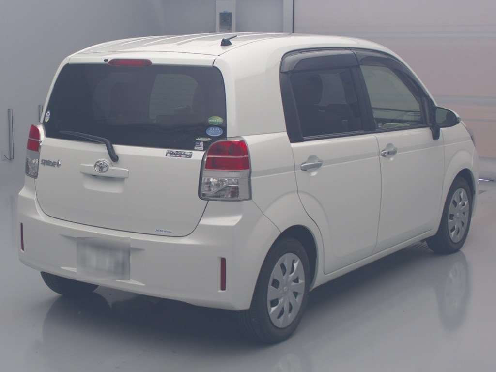 2013 Toyota Spade NCP141[1]