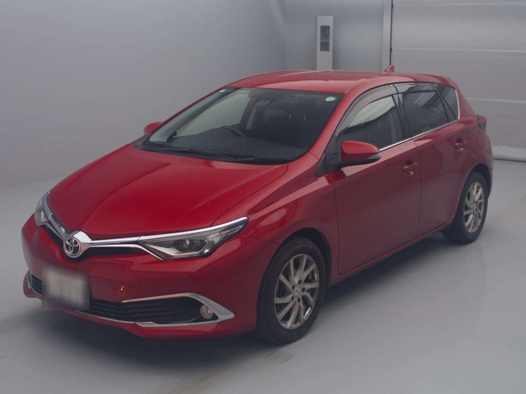 2017 Toyota Auris NZE181H[0]