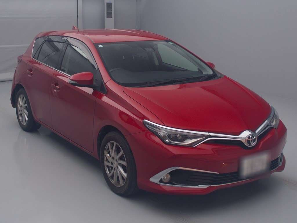 2017 Toyota Auris NZE181H[2]