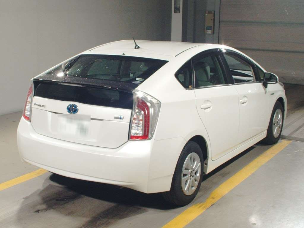 2015 Toyota Prius ZVW30[1]