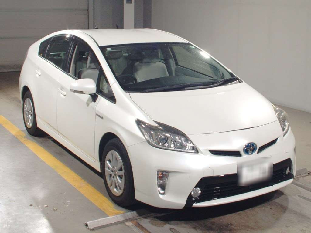 2015 Toyota Prius ZVW30[2]