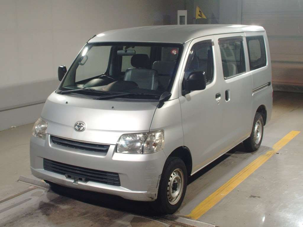 2011 Toyota Townace Van S402M[0]