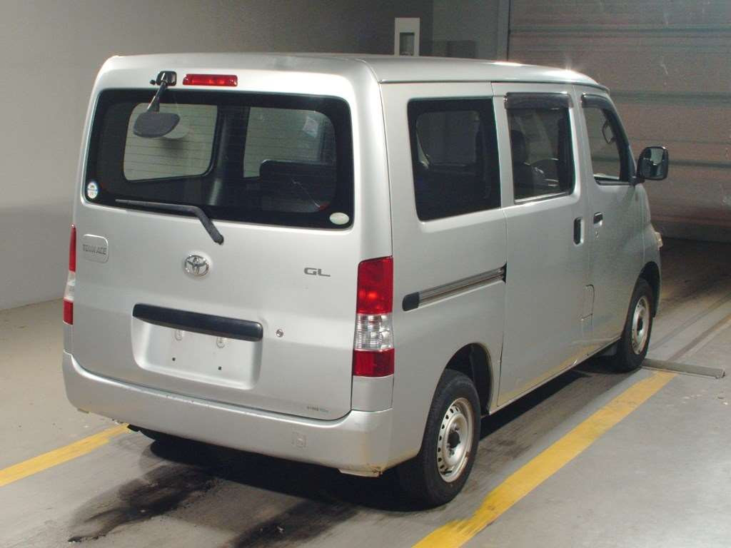 2011 Toyota Townace Van S402M[1]