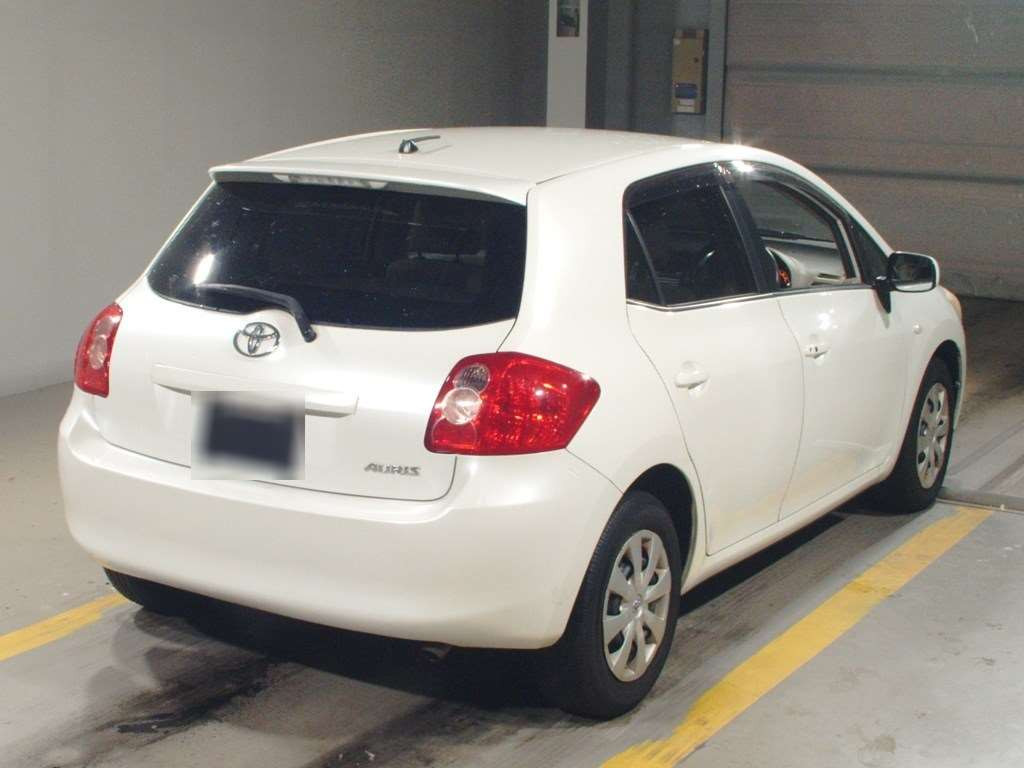 2008 Toyota Auris ZRE152H[1]