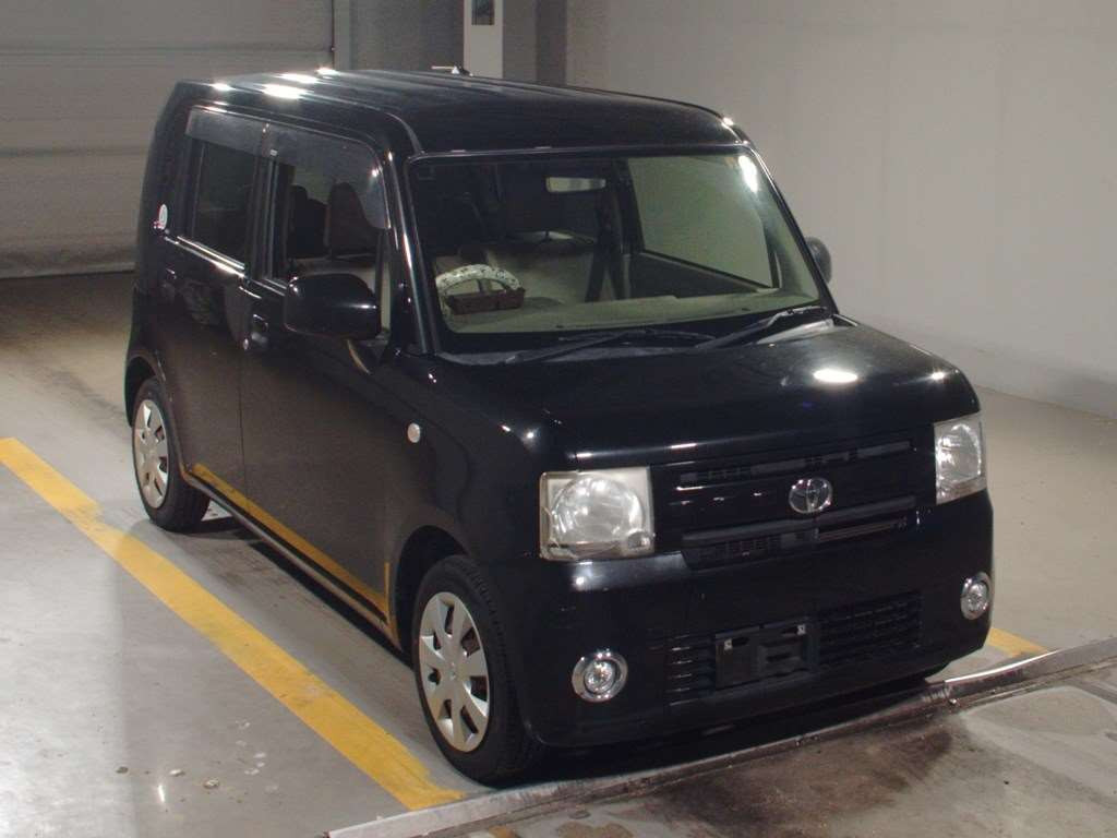 2014 Toyota Pixis Space L575A[2]