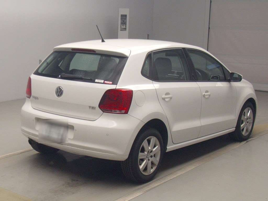 2010 Volkswagen Polo 6RCBZ[1]