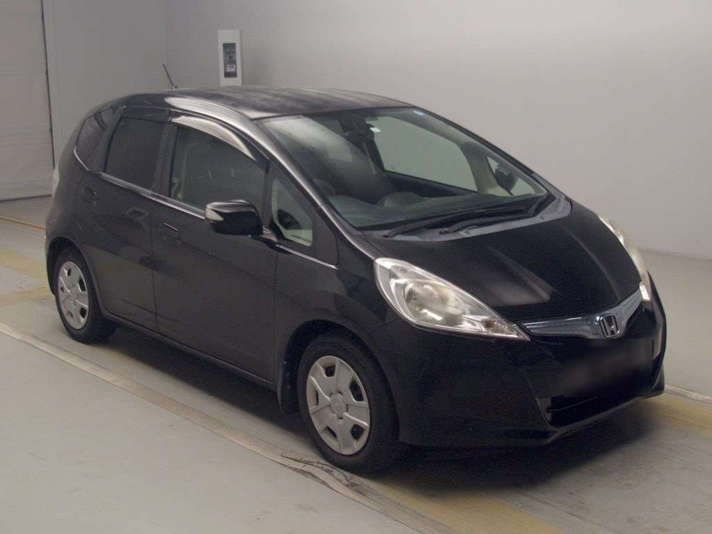 2011 Honda Fit Hybrid GP1[2]