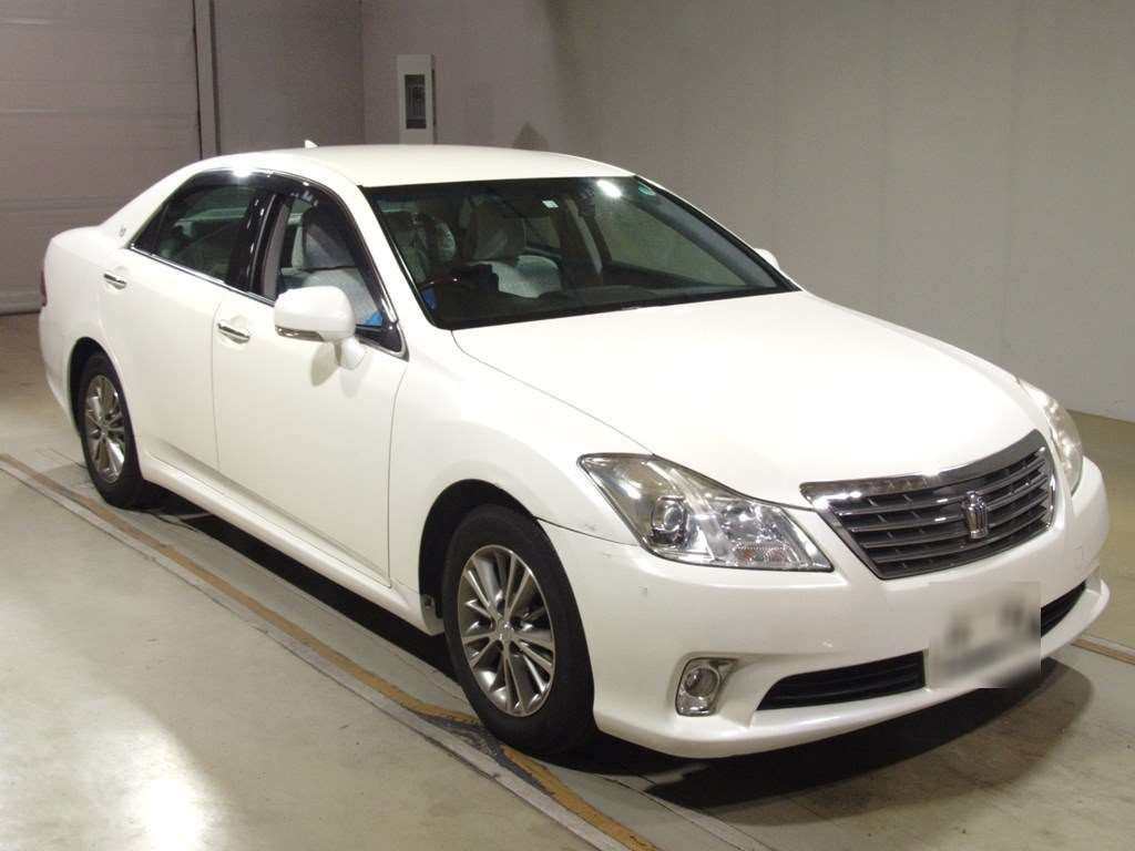 2012 Toyota Crown GRS200[2]