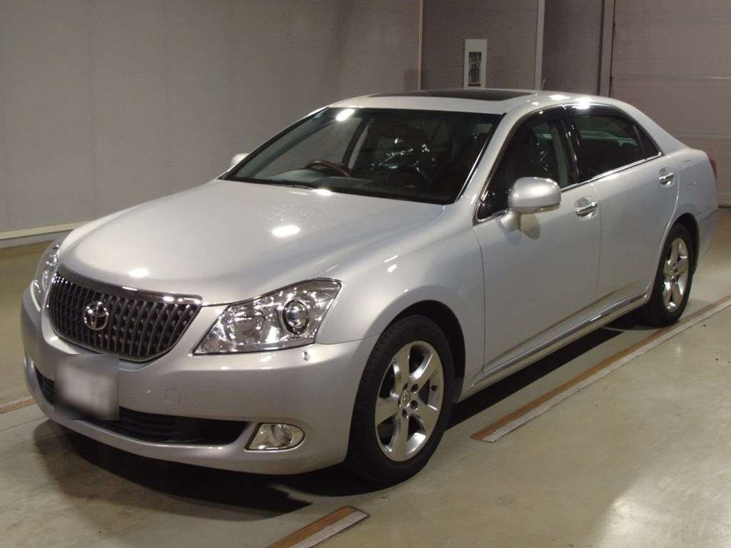 2009 Toyota Crown Majesta URS206[0]