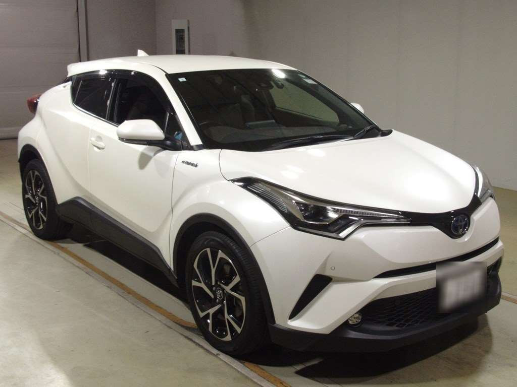 2019 Toyota C-HR ZYX10[2]