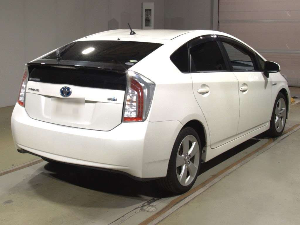 2014 Toyota Prius ZVW30[1]