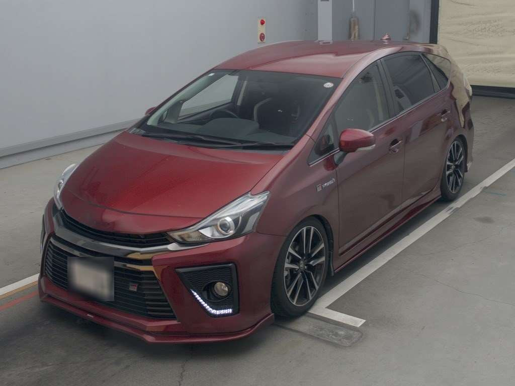 2018 Toyota Prius alpha ZVW41W[0]