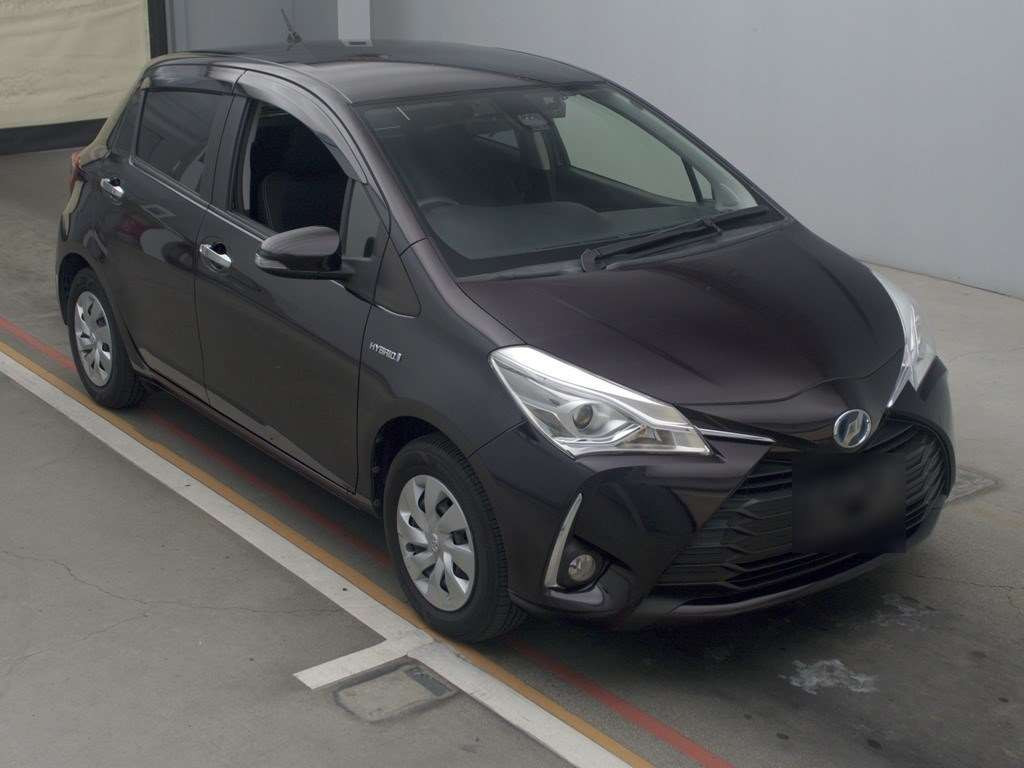 2017 Toyota Vitz NHP130[2]