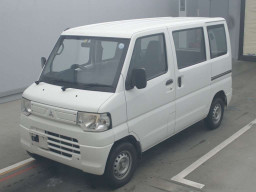 2014 Mitsubishi Minicab Van