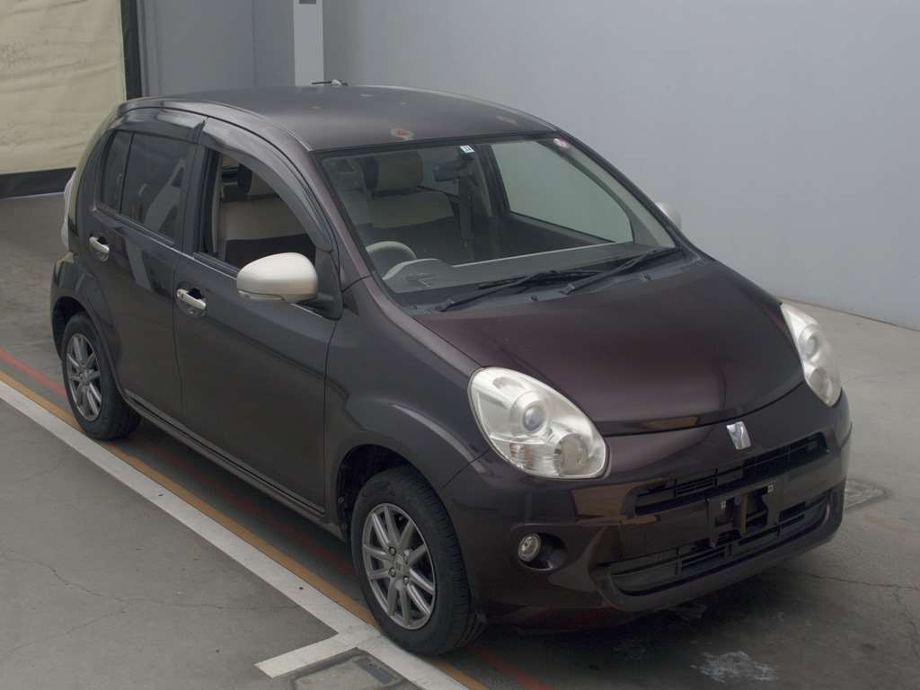 2011 Toyota Passo KGC30[2]